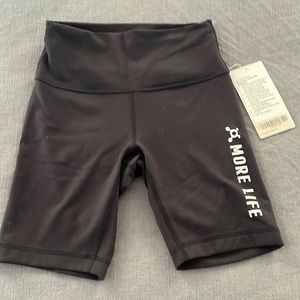 NWT Orangetheory lululemon wunder train HR short 8” size 6 black